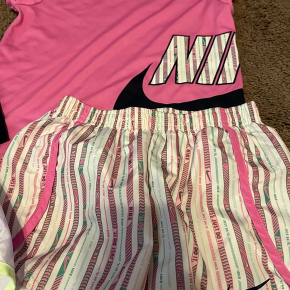 Girls Nike sets size 6x - Picture 3 of 5